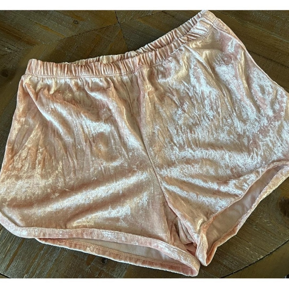 Heart Hips Velvet‎ Shorts